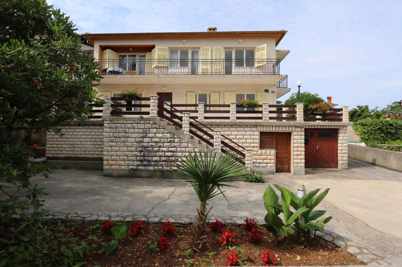 Apartment In Silo/insel Krk 13464